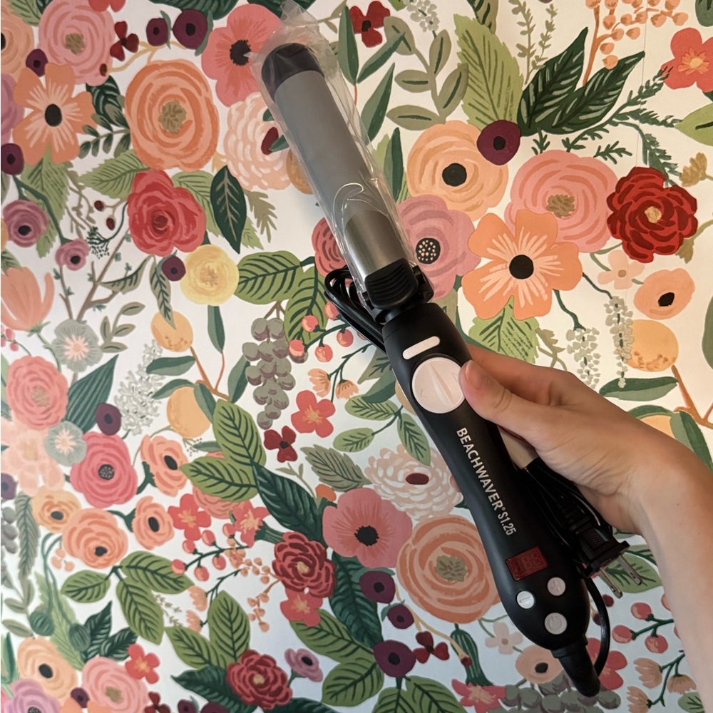 NWT The Beachwaver S-Series 1.25